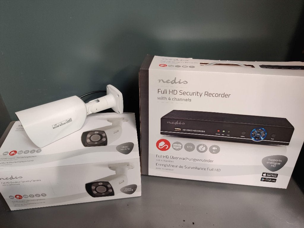 DVR Nedis + 1 camera, Ophalen of Verzenden, Nieuw, Buitencamera