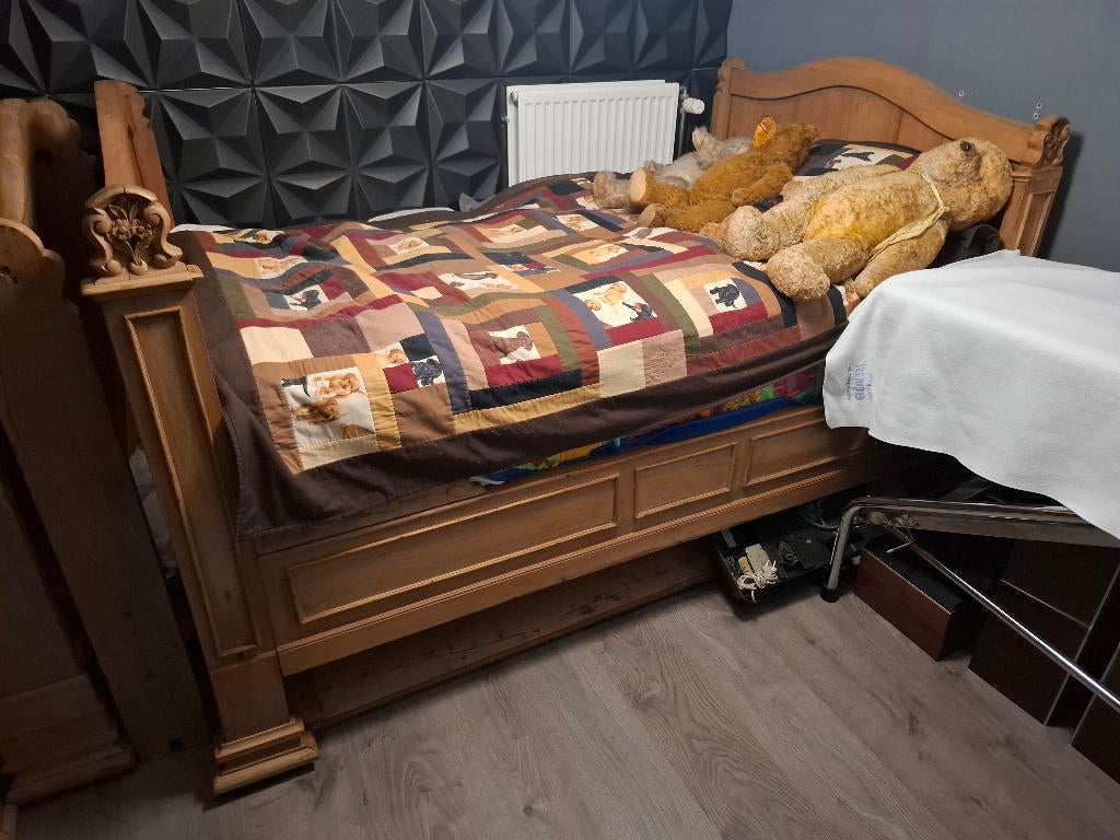 Grenen bedden, Huis en Inrichting, Gebruikt, Bruin, 210 cm, Twijfelaar