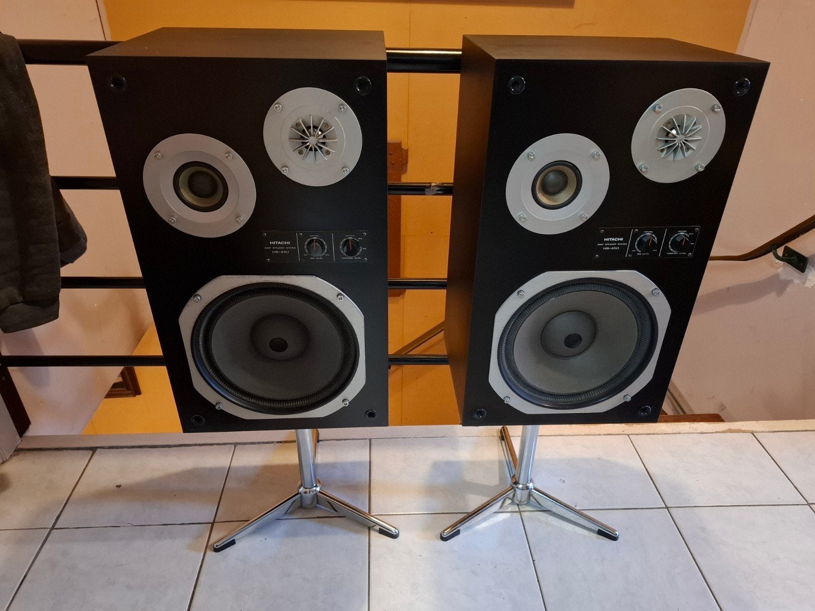 prachtige luidsprekers Hitachi prachtige staat op voet koopj, Audio, Tv en Foto, Ophalen