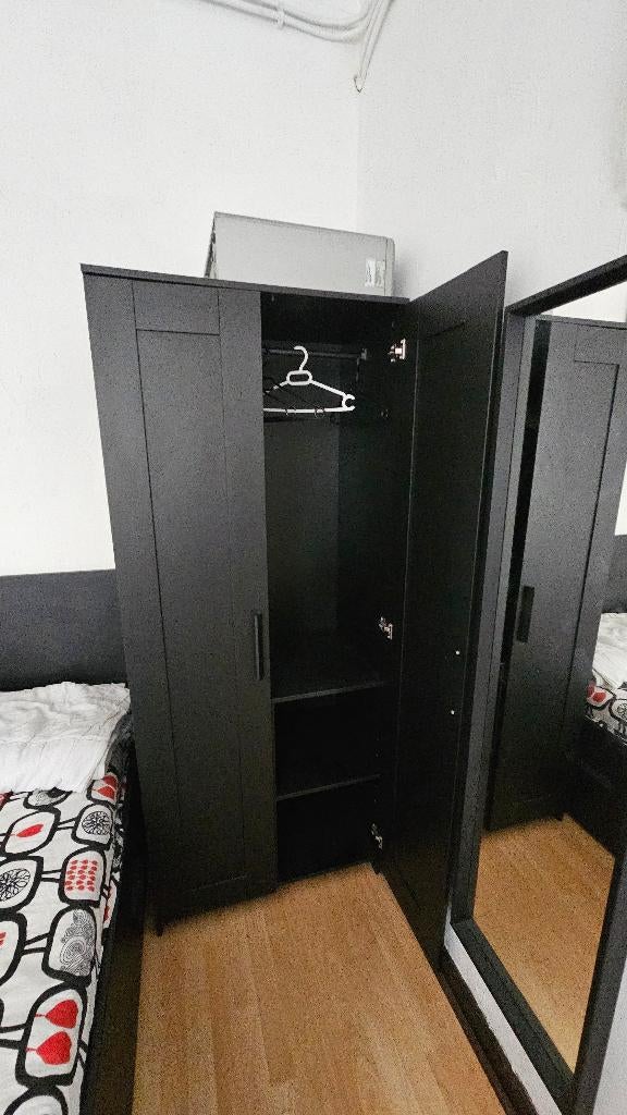 Diverse weinig gebruikte bedden, kledingkasten snel te koop, Ophalen, Zo goed als nieuw
