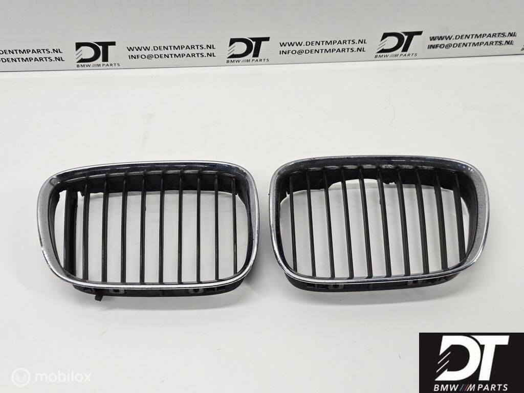 Grille set BMW 5-serie E39 51138159315 51138159316, Enlèvement ou Envoi, Utilisé, BMW, BMW
