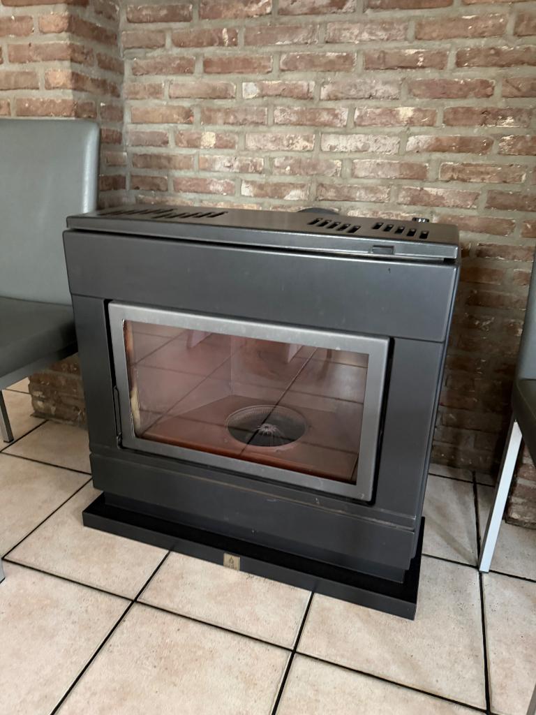 Verwarming op olie (mazout), Huis en Inrichting, Kachels, Ophalen, Oliekachel, Gebruikt, Overige brandstoffen