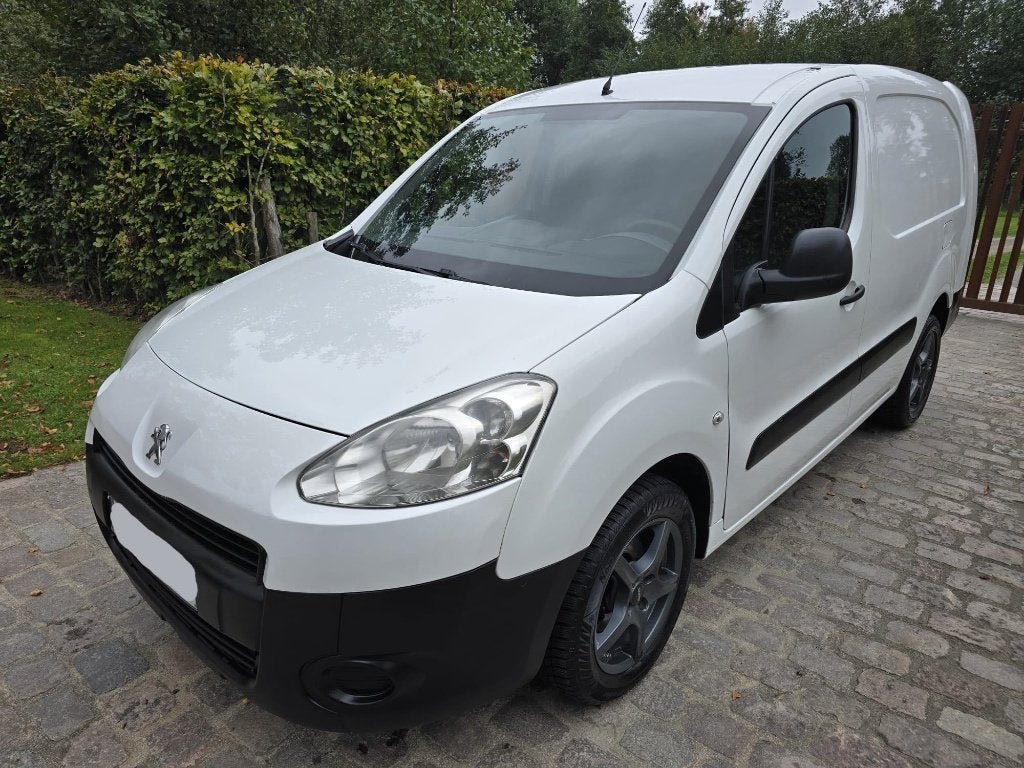 Peugeot Partner 1.6 HDI L2 lichte vracht / 3 ztpl / Euro 5b, Voorwielaandrijving, Euro 5, Stof, Zwart