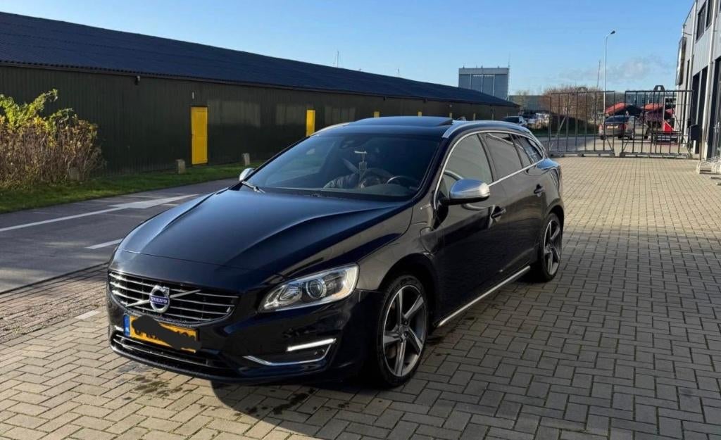 Volvo V60 Plug-in Hybrid, Autos, Volvo, Cuir, Achat, 2400 cm³, 48 g/km