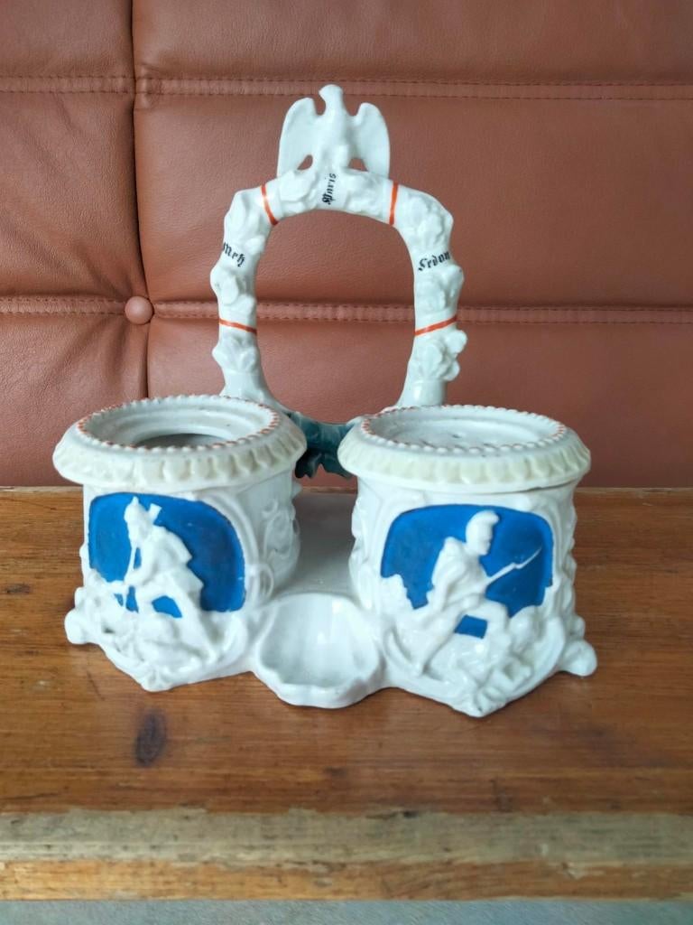Curiosa antiek? Bureau etui porselein militaria soldaat, Ophalen of Verzenden, Overige typen