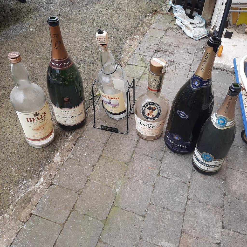 Flessen ( lege , grote  ) van whisky en champagne ., Verzamelen, Ophalen, Champagne