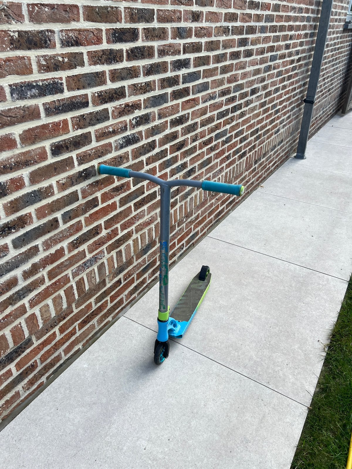 Custom stunt step, Fietsen en Brommers, Steps, Ophalen, Zo goed als nieuw