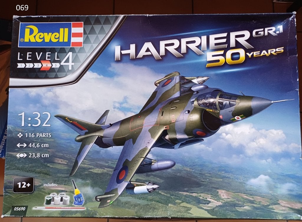 Harrier GR1 50 Years   1/32   Revell, Enlèvement ou Envoi, Revell