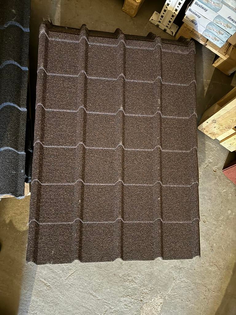 30 nieuwe metaal dakpanplaten cherry 112x83, Ophalen, Nieuw, Metaal