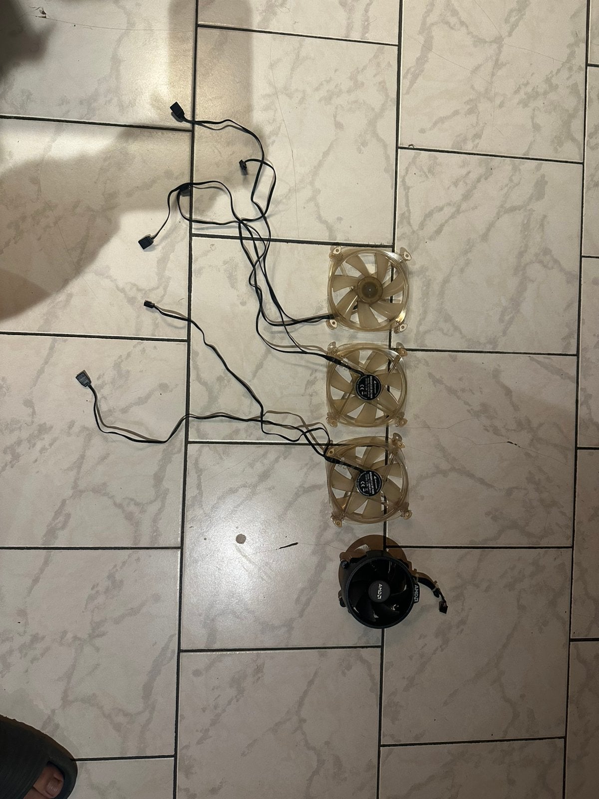Lot ventilateurs Sharkoon RGB + ventirad AMD, Articles professionnels, Enlèvement