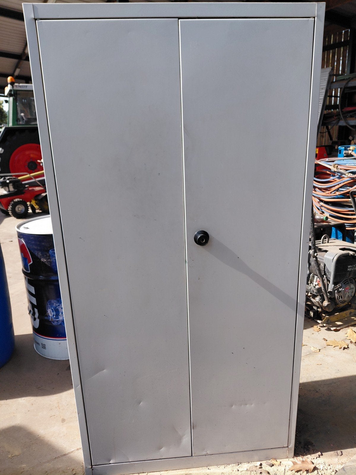 Metalen kast, Ophalen