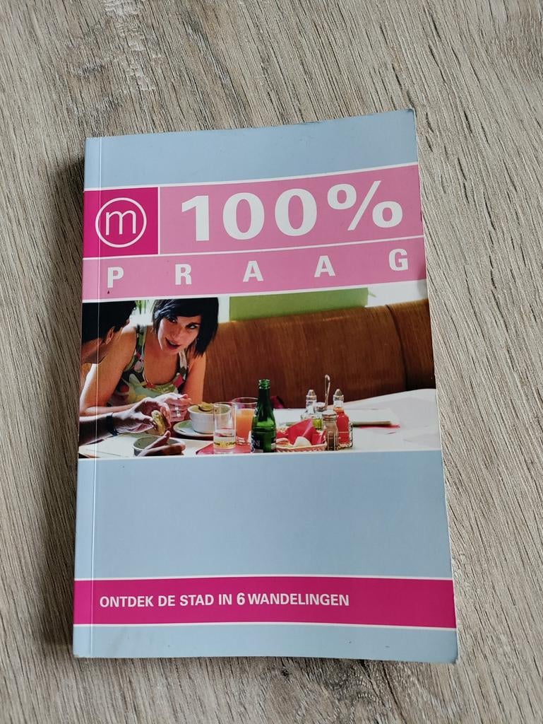 100% Praag reisgids met wandelkaarten, Ophalen of Verzenden
