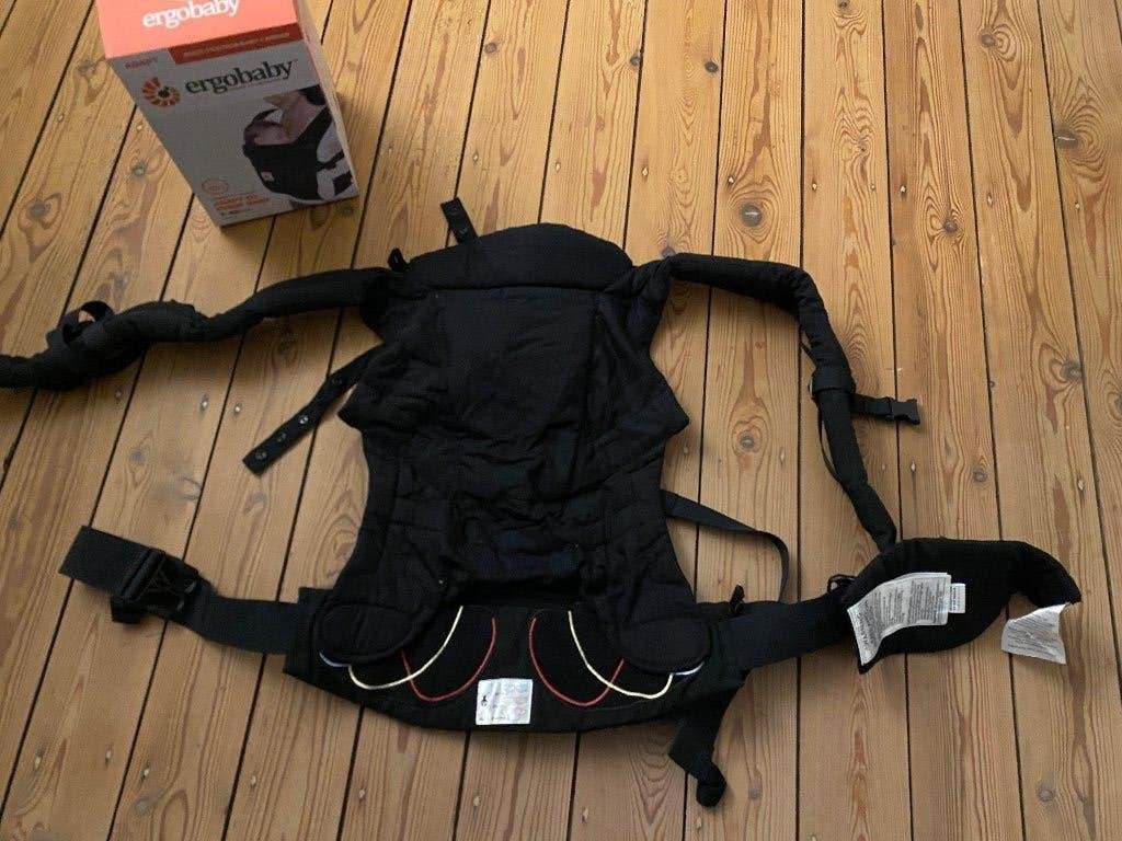 Draagzak Ergobaby adapt carrier zwart, Kinderen en Baby's, Overige merken, Ophalen of Verzenden, Zo goed als nieuw, Buik