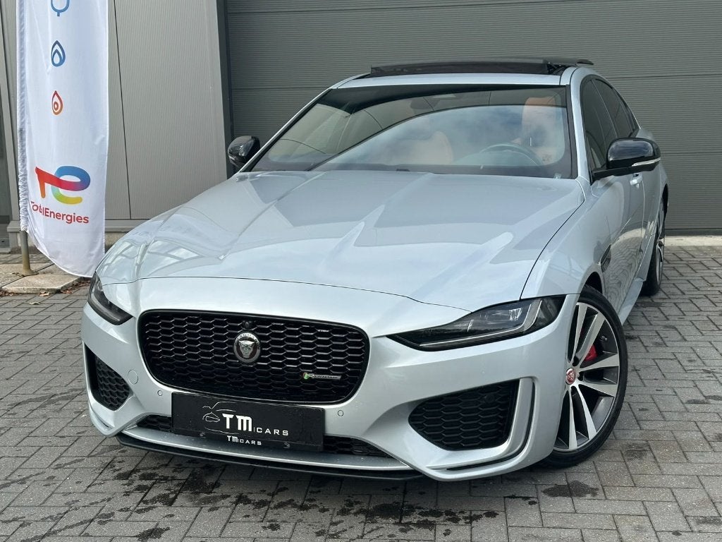 Jaguar XE pano dak camera, Auto's, Jaguar, 4 deurs, Euro 6, 4 cilinders, https://public.car-pass.be/vhr/74e3f004-e89a-488b-b95e-9c1282d48ddf