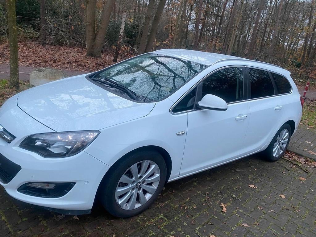 Opel astra 2016 sport, Auto's, Opel, Astra, Bluetooth, Centrale vergrendeling, Elektrische ramen, Mistlampen, Radio, Trekhaak