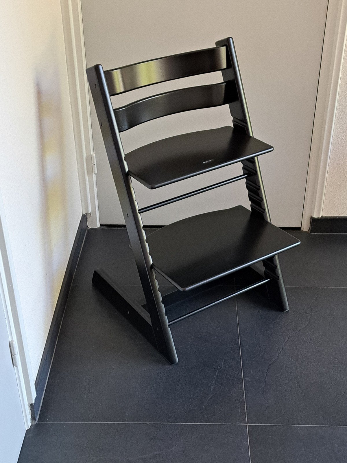 Stokke Tripp Trapp kinderstoel NIEUW in satin zwart, Ophalen, Zo goed als nieuw, Meegroeistoel, Aanschuifbaar