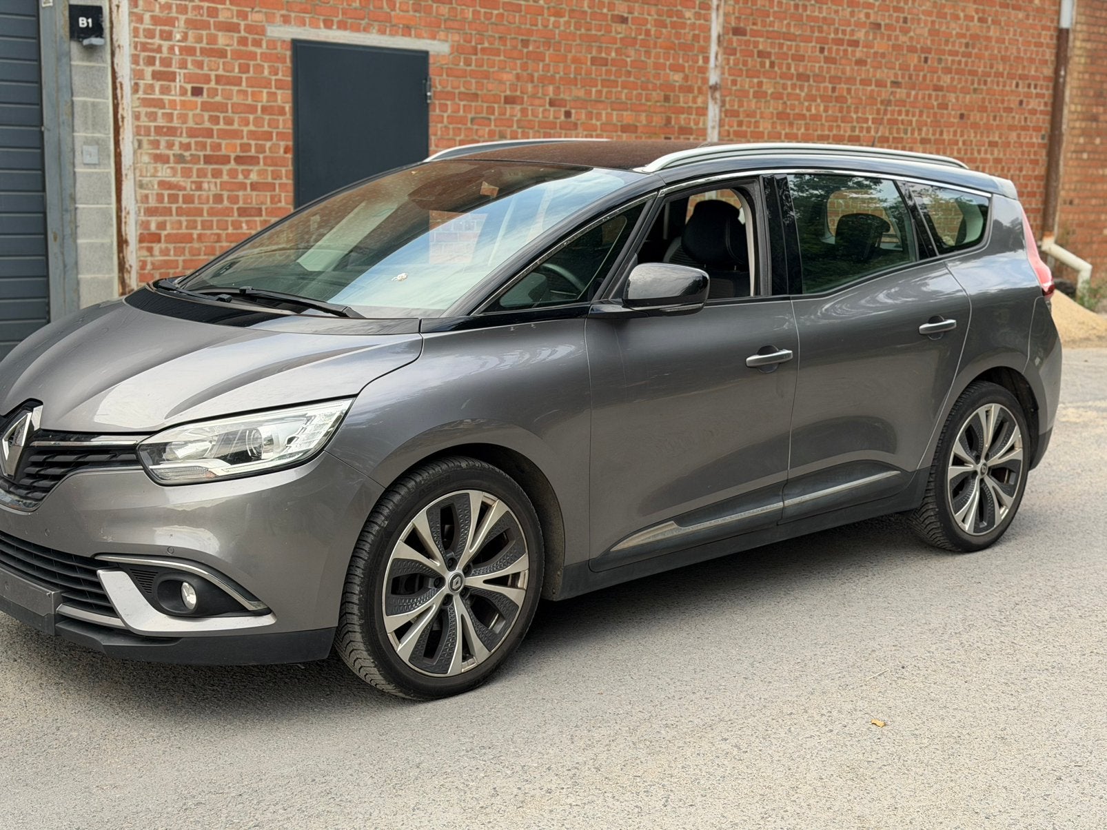 Renault scenic 2017 disel 0032472061249 euro 6b 6799€, Autos, Renault, Argent ou Gris, Euro 6, 7 places, Boîte manuelle
