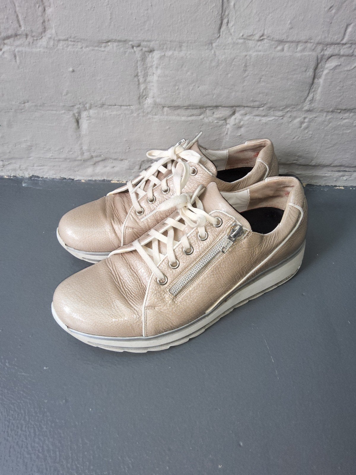 Sneakers Durea 6H 39, Durea, Beige, Ophalen of Verzenden, Sneakers