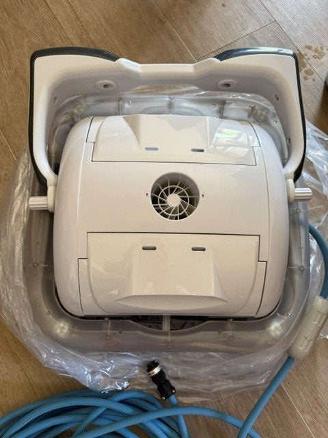 Gloednieuwe en ongebruikte Winny Robot Pool Raptor, Tuin en Terras, Ophalen of Verzenden, Nieuw, Overige typen