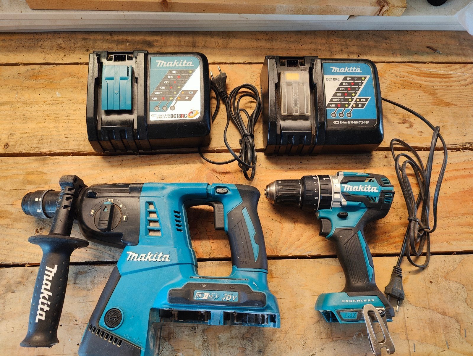Makita DHP484 + DHR264 (exclusief batterijen) + 2 laders, Doe-het-zelf en Bouw, Ophalen, Zo goed als nieuw, Boor- en/of Breekhamer
