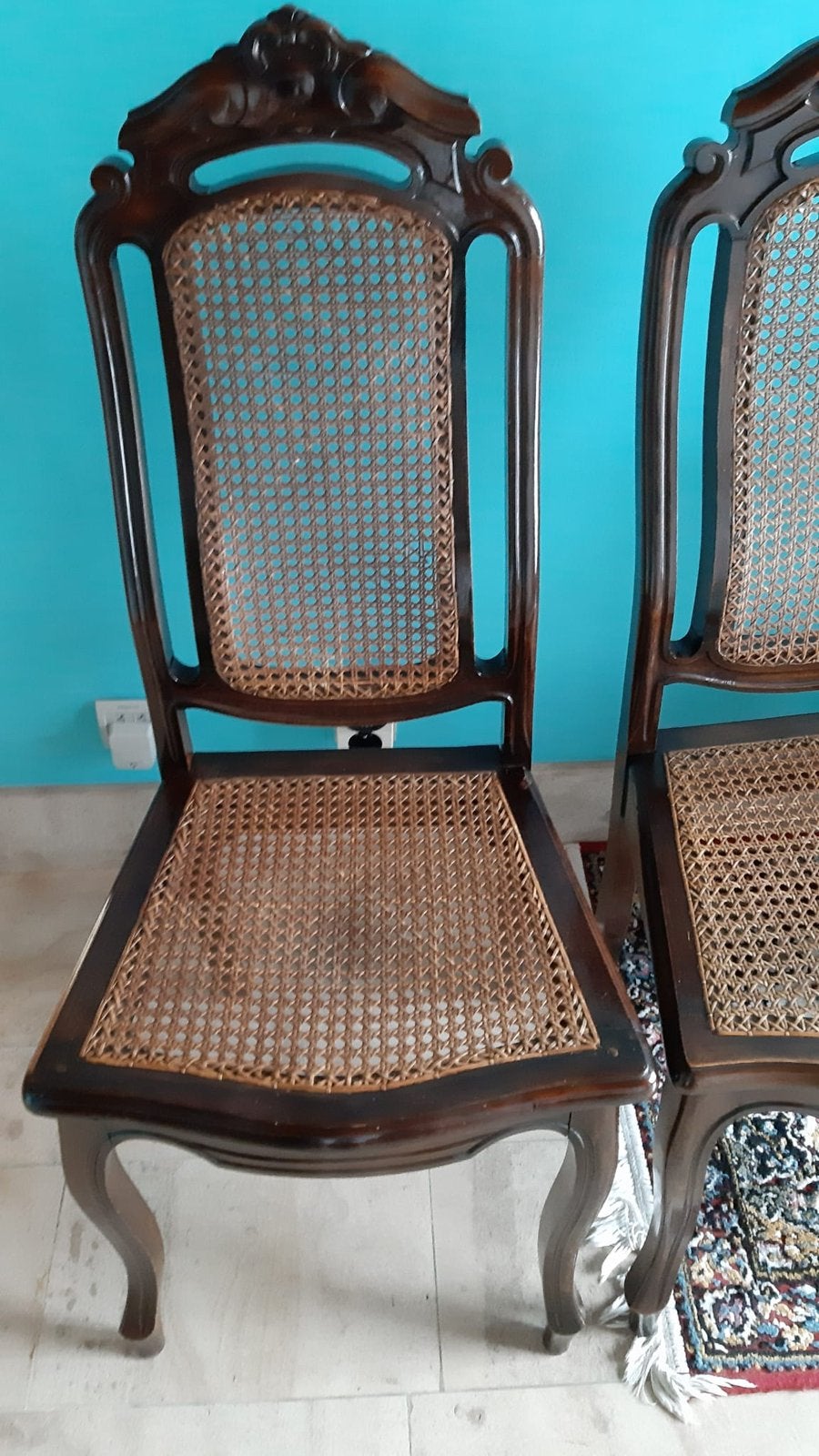 Antieke stoelen 100 jaar oud, Ophalen