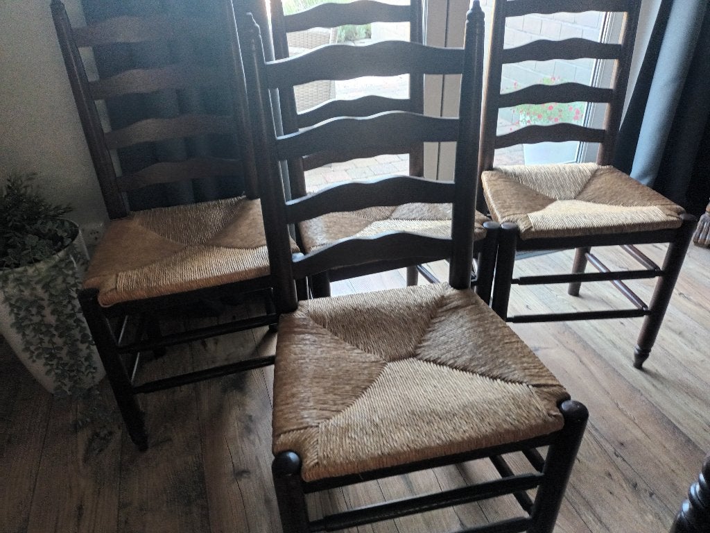 4 eetkamerstoelen in donker hout, Ophalen, Bruin, Zo goed als nieuw, Vier