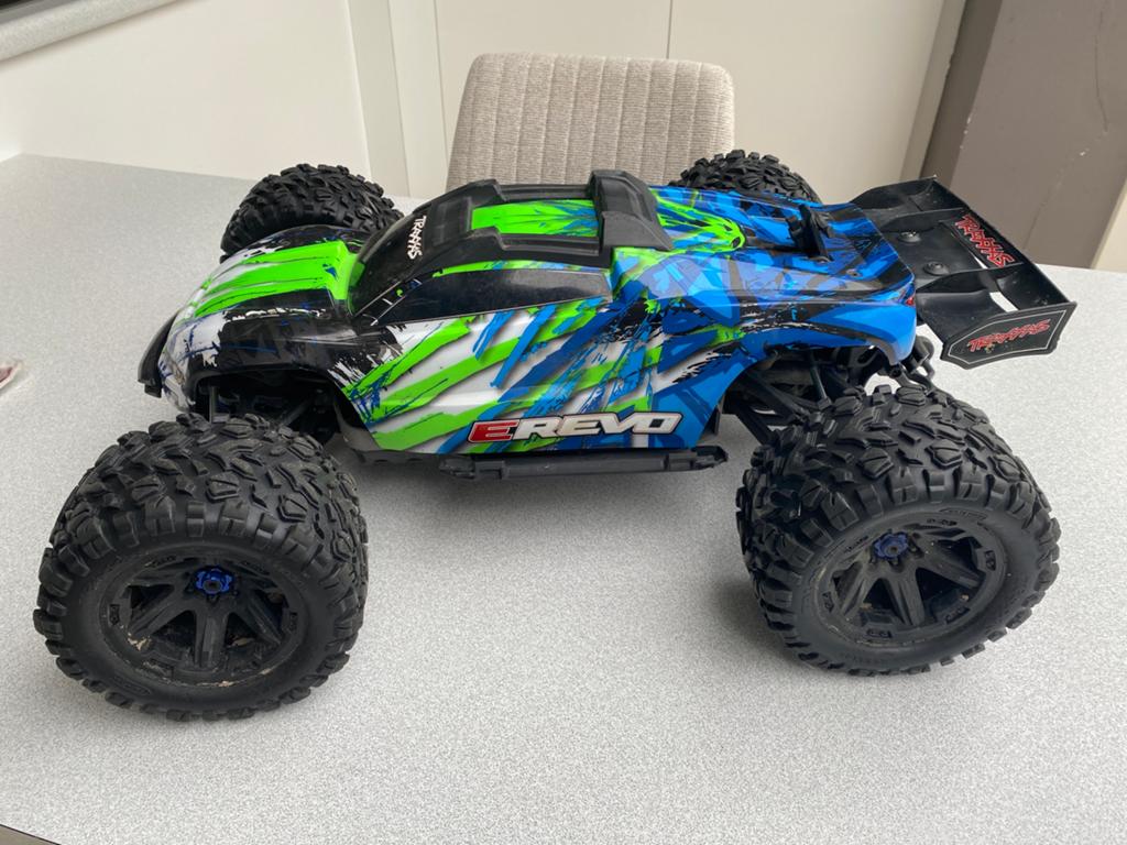 Traxxas E-Revo, Hobby en Vrije tijd, Ophalen, Zo goed als nieuw, Schaal 1:8