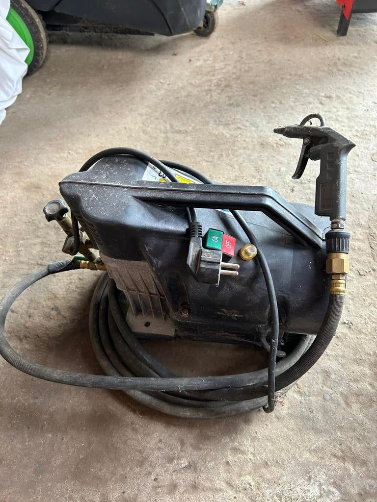 Compressor 230V, Doe-het-zelf en Bouw, Ophalen, Gebruikt, 6 tot 10 bar