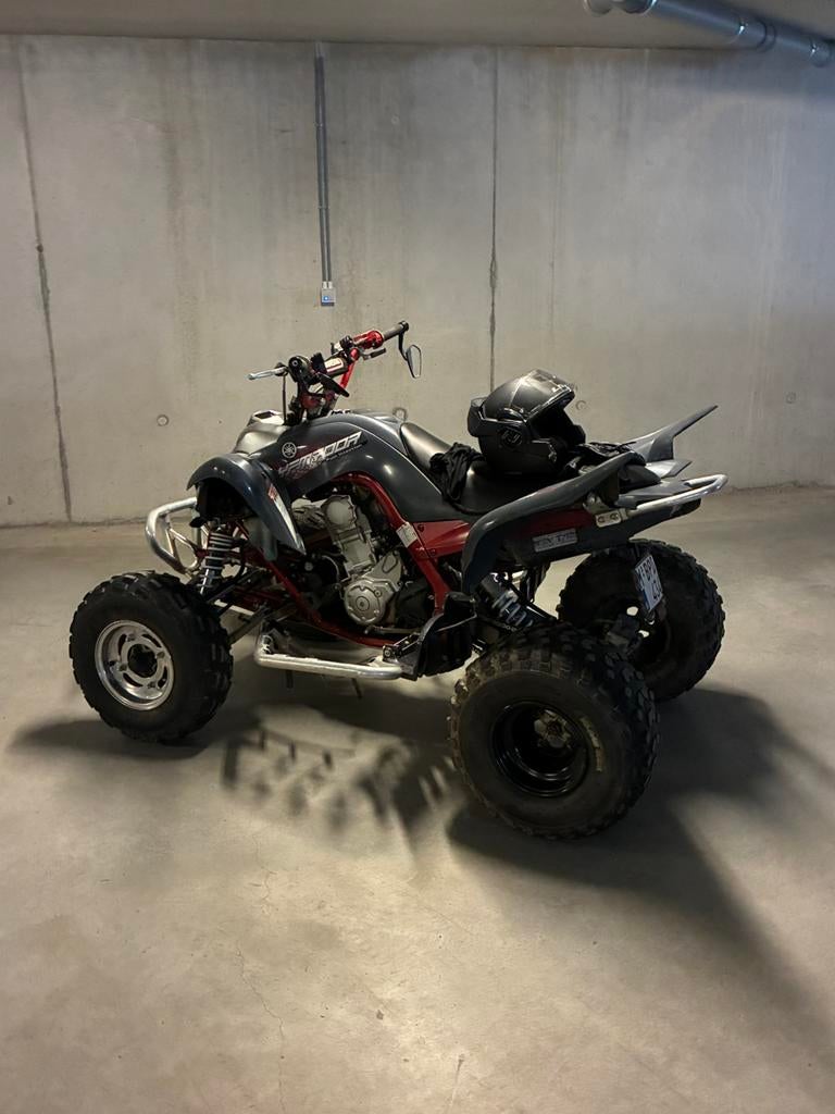 Yamaha raptor 700R RED FRAME