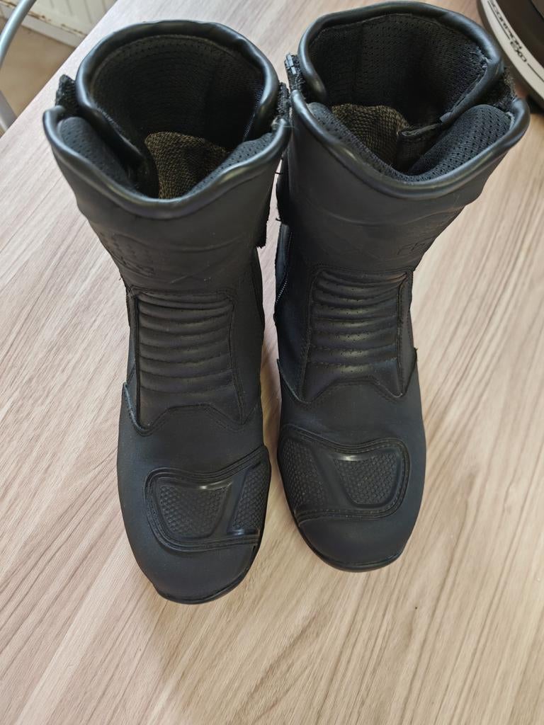 Bottes moto, Enlèvement, Bottes