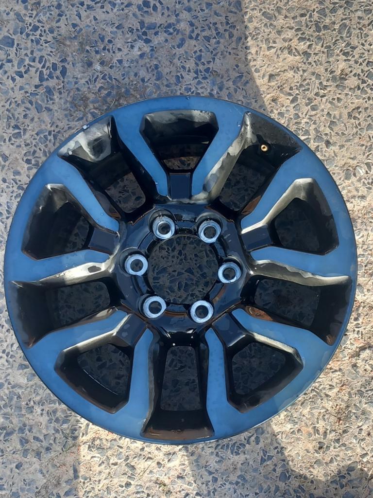 Jantes de Toyota Hilux, Enlèvement