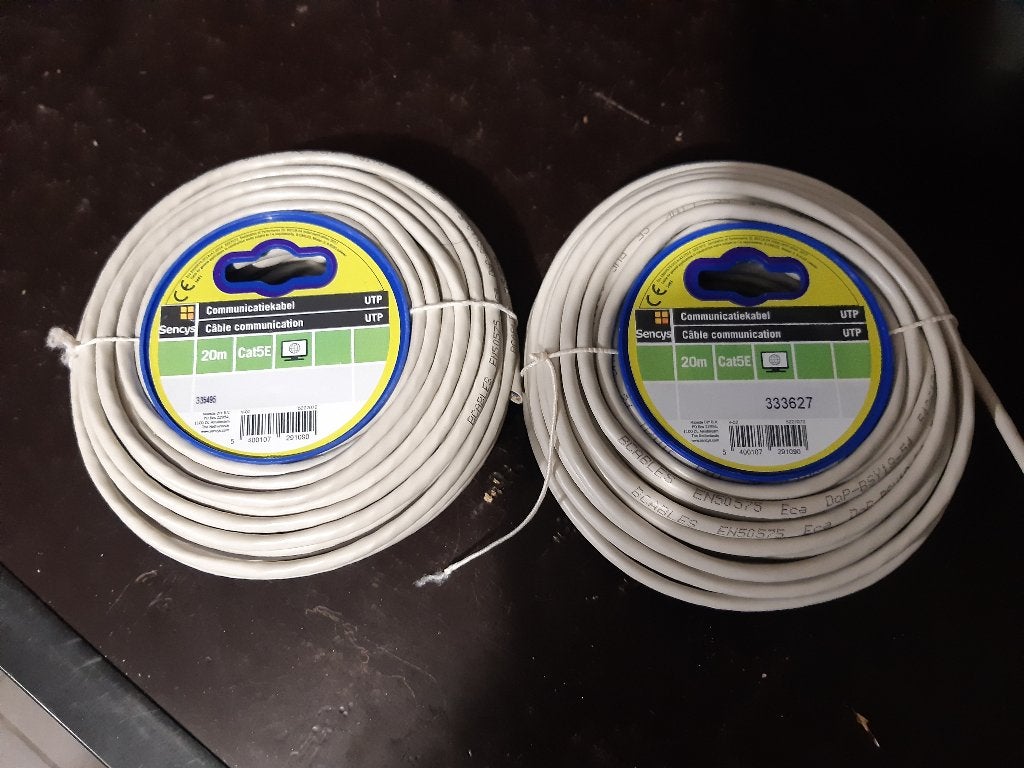 2 rouleaux cables UTP cat 5e, Informatique & Logiciels, Enlèvement ou Envoi, Neuf