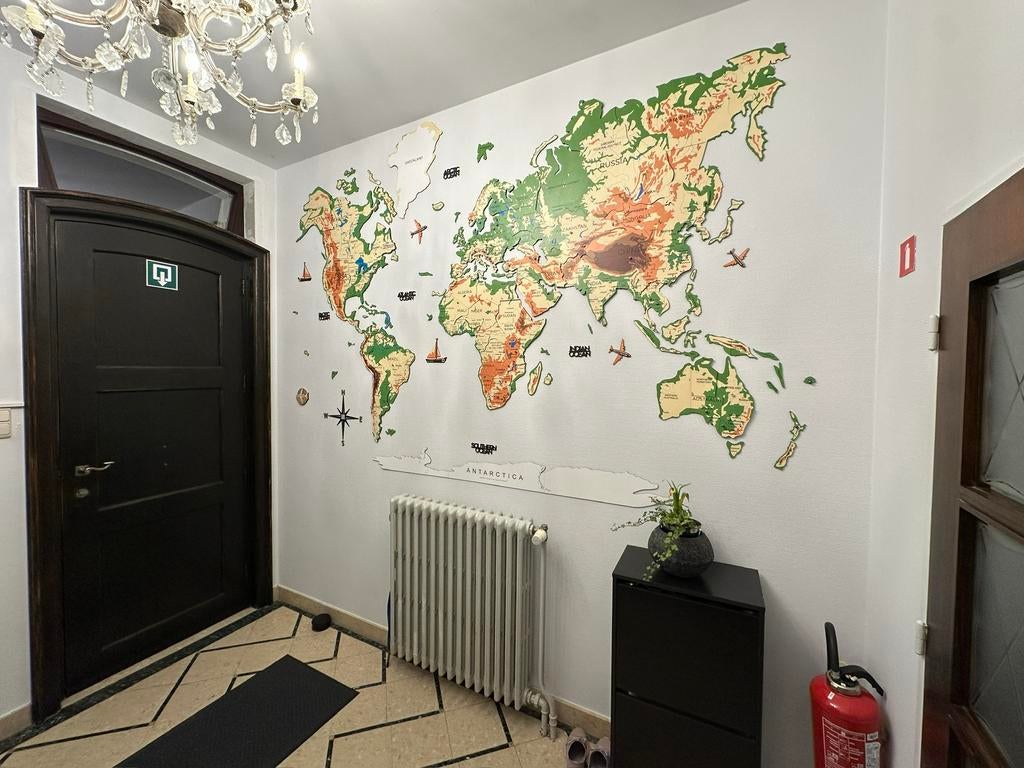Prachtige houten wereldkaart - eyecatcher, Antiek en Kunst, Antiek | Schoolplaten, Ophalen, Aardrijkskunde