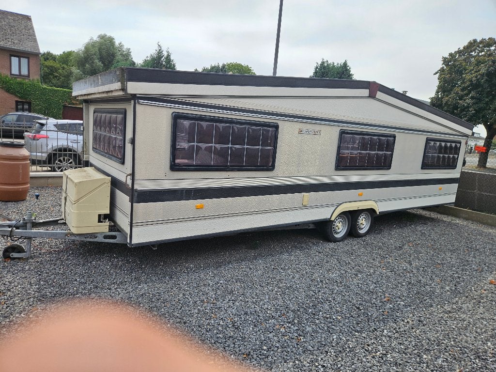 FERME DE LOISIRS POUR CARAVANES, Jusqu'à 2