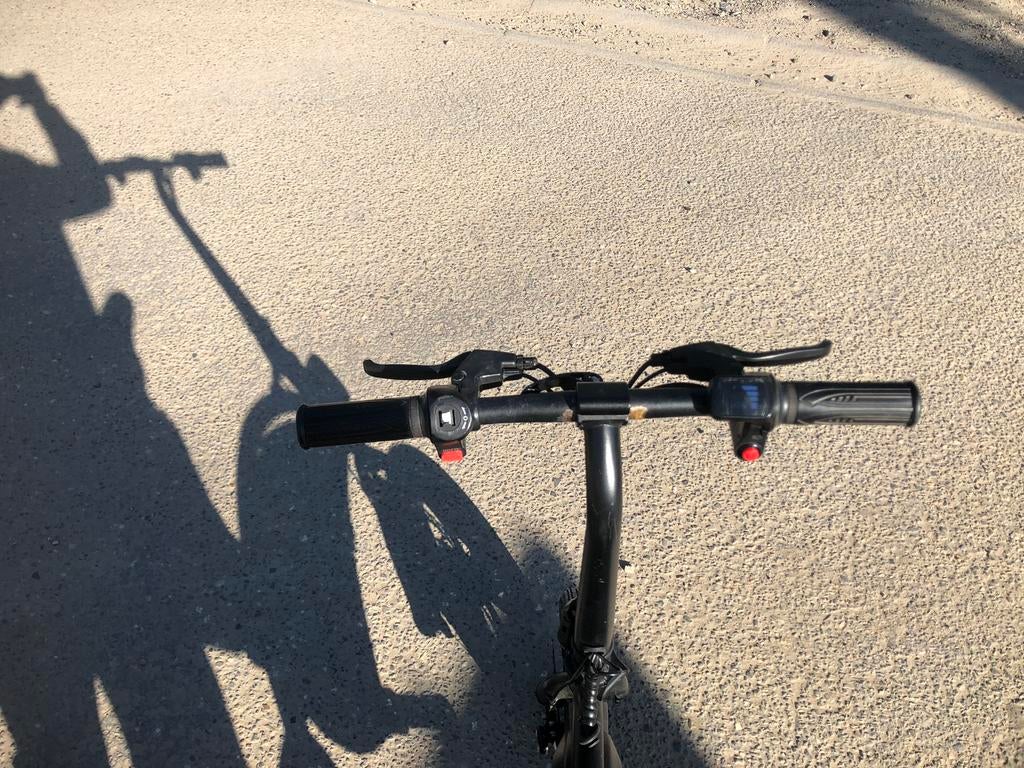 Vélo, Vélos & Vélomoteurs, Trottinettes, Enlèvement, Comme neuf