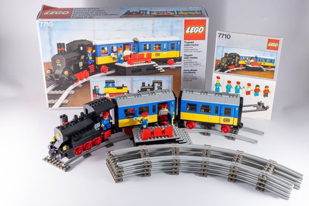 Le train à vapeur de passagers LEGO 7710 100 % complet, Lego, Ensemble complet, Utilisé, Boîte incluse