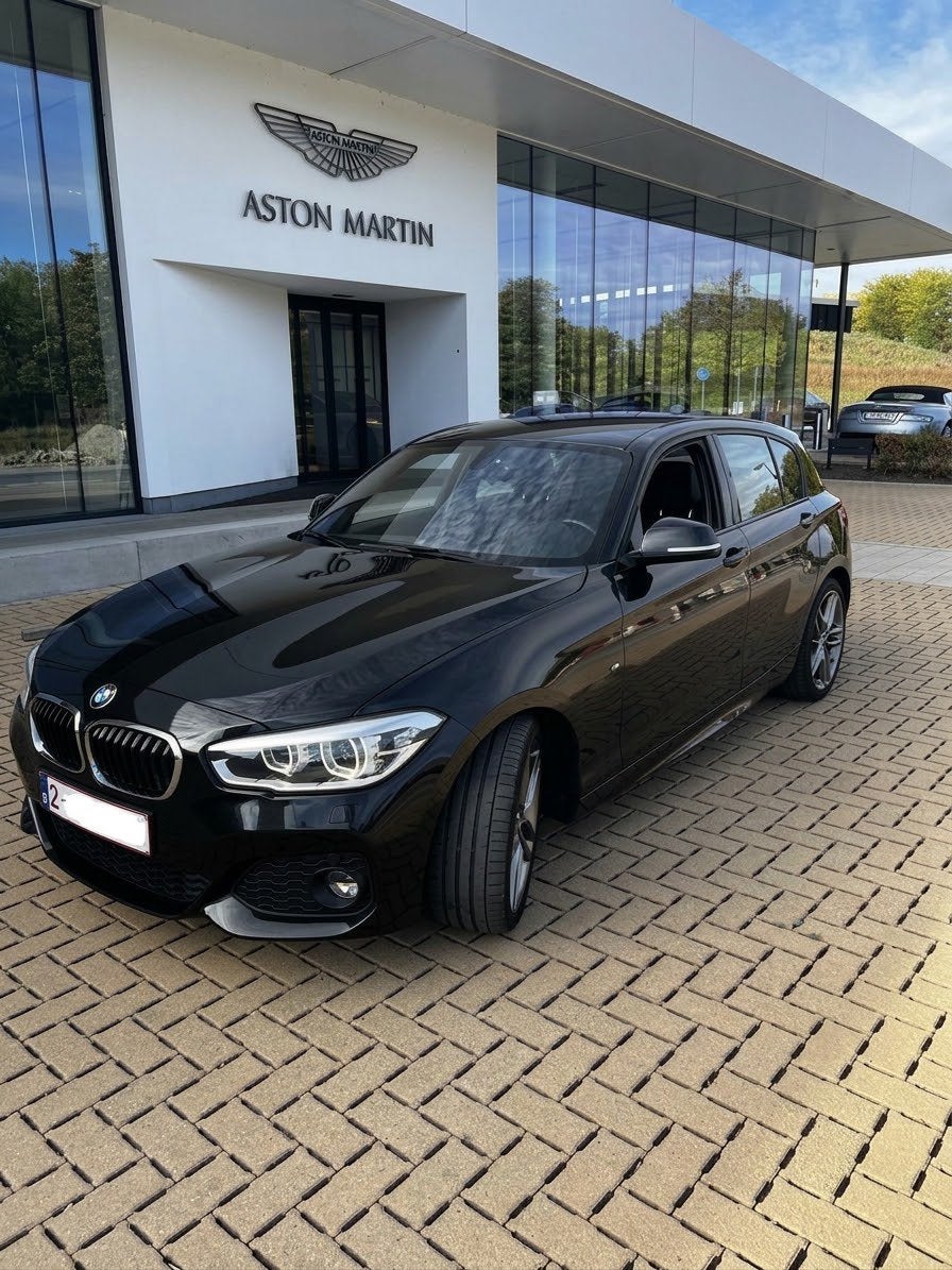 BMW 118i M-pakket, 1600 cc, Zwart, Leder, 5 deurs