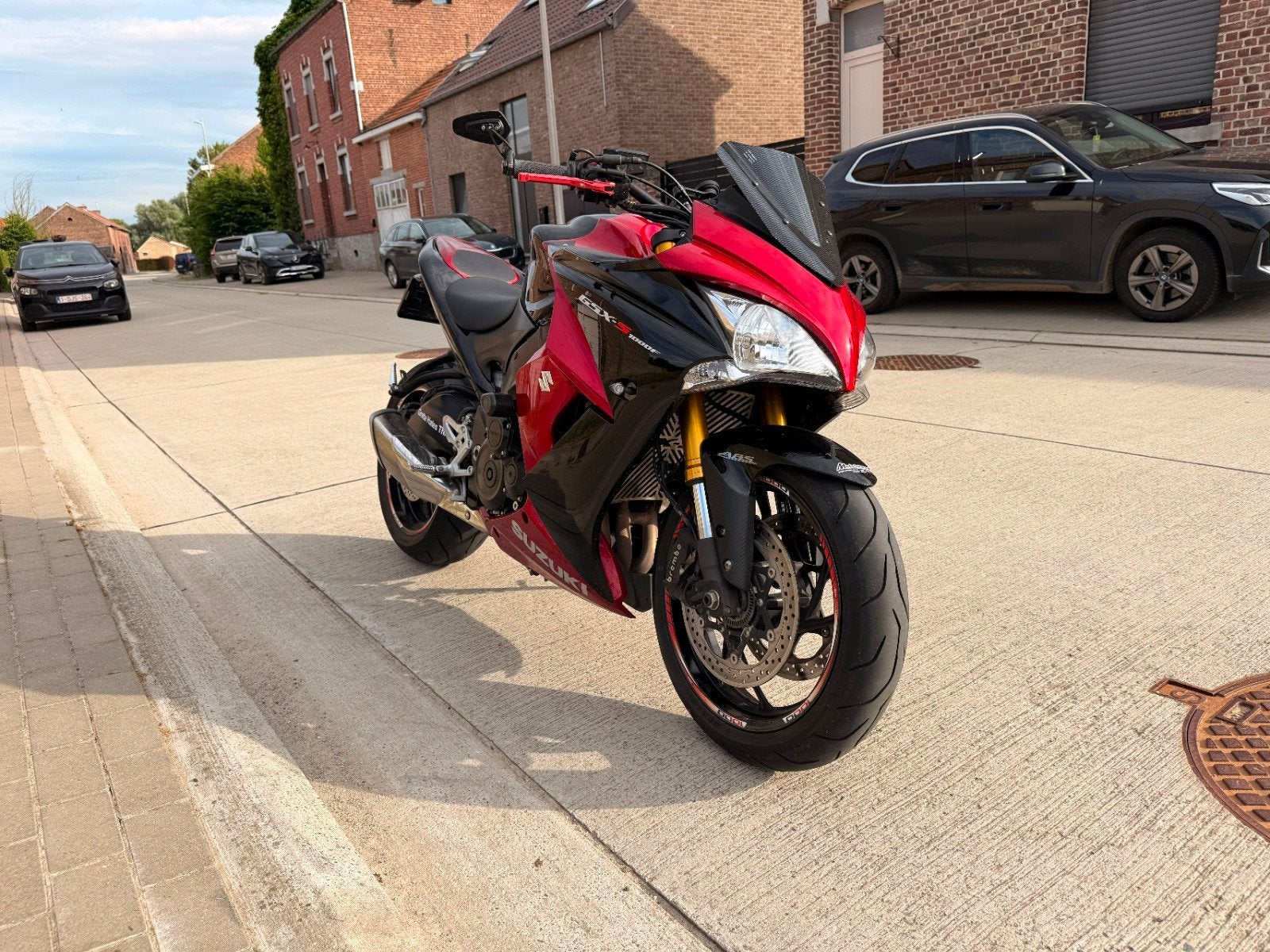 Suzuki GSXS1000F, Enlèvement
