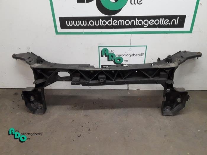 Panneau avant d'un Renault Clio (Clio 3 06-), Renault, -, 3 mois de garantie, Utilisé