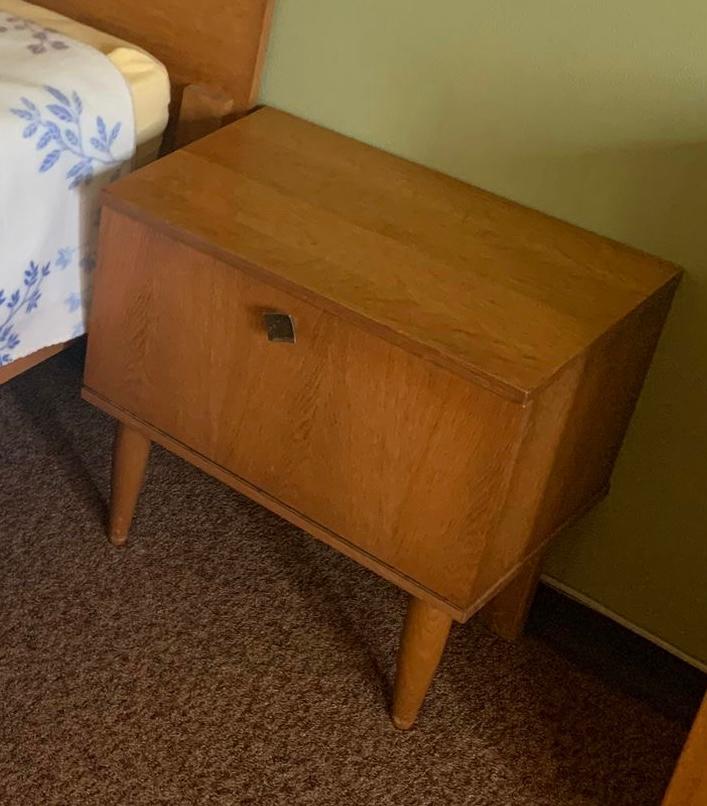 Nachtkastje/bijzetkastje vintage, Huis en Inrichting, Slaapkamer | Nachtkastjes, Ophalen, Gebruikt
