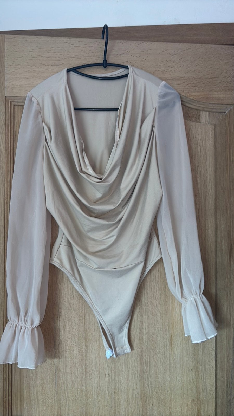Body L décolleté, Vêtements | Femmes, Taille 42/44 (L), Beige, Comme neuf, Manches longues
