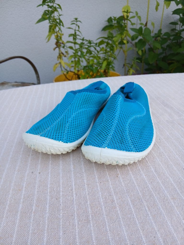 Waterschoentjes maat 34-35, Kinderen en Baby's, Babykleding | Schoentjes en Sokjes, Ophalen, Gebruikt, Jongetje of Meisje, Decathlon