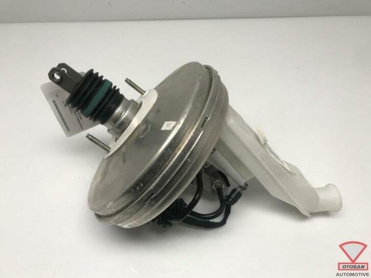 mercedes b klasse rembekrachtiger + hoofdremcilinder a246430, Gebruikt, Mercedes-Benz AG, Mercedes-Benz, Mercedesstrasse 120
70372  Stuttgart, DE
