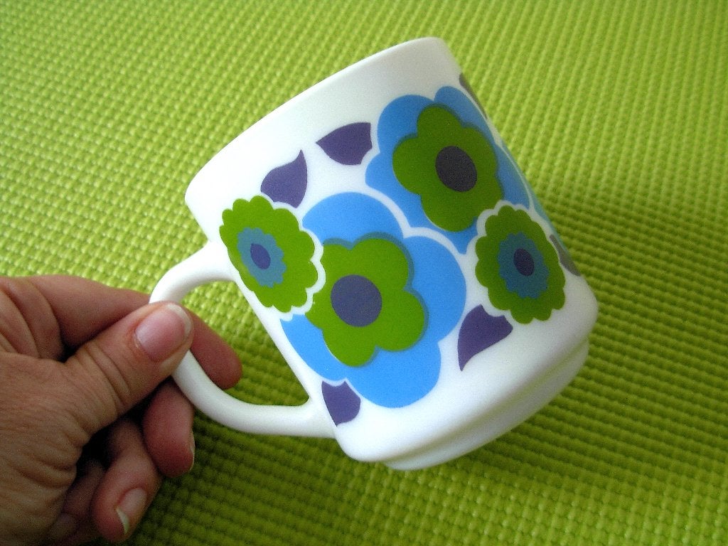 Vintage Arcopal mok met blauw/groene Lotus, Verzenden, Huis en Inrichting