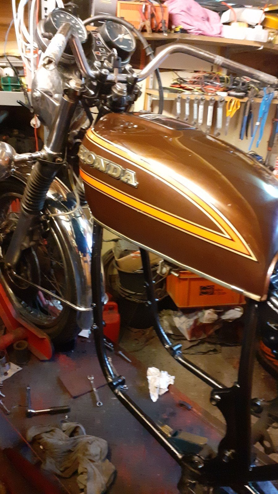 cb 350f benzinetank gezocht, Fietsen en Brommers, Brommeronderdelen | Oldtimers, Ophalen