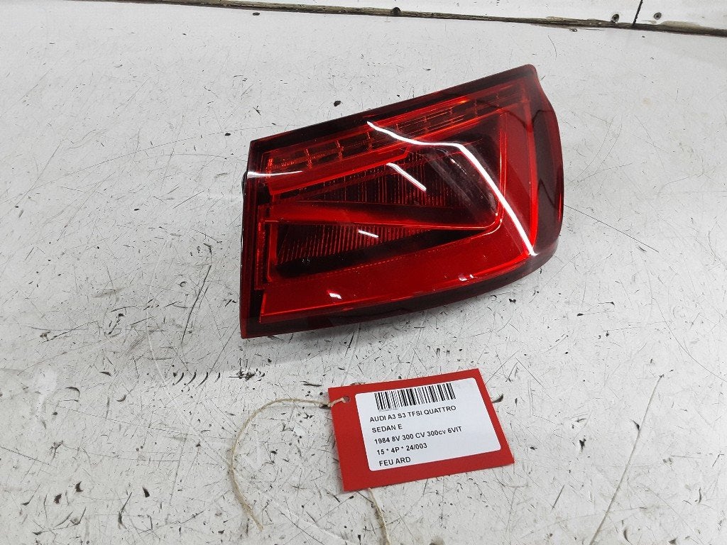 ACHTERLICHT RECHTS S3 Limousine (8VM / 8VS) (084461945R), Gebruikt, Mevr. I. Hauben, Audi, Rue de l'Espoir 34 34
4030  GRIVEGNÉE, BE