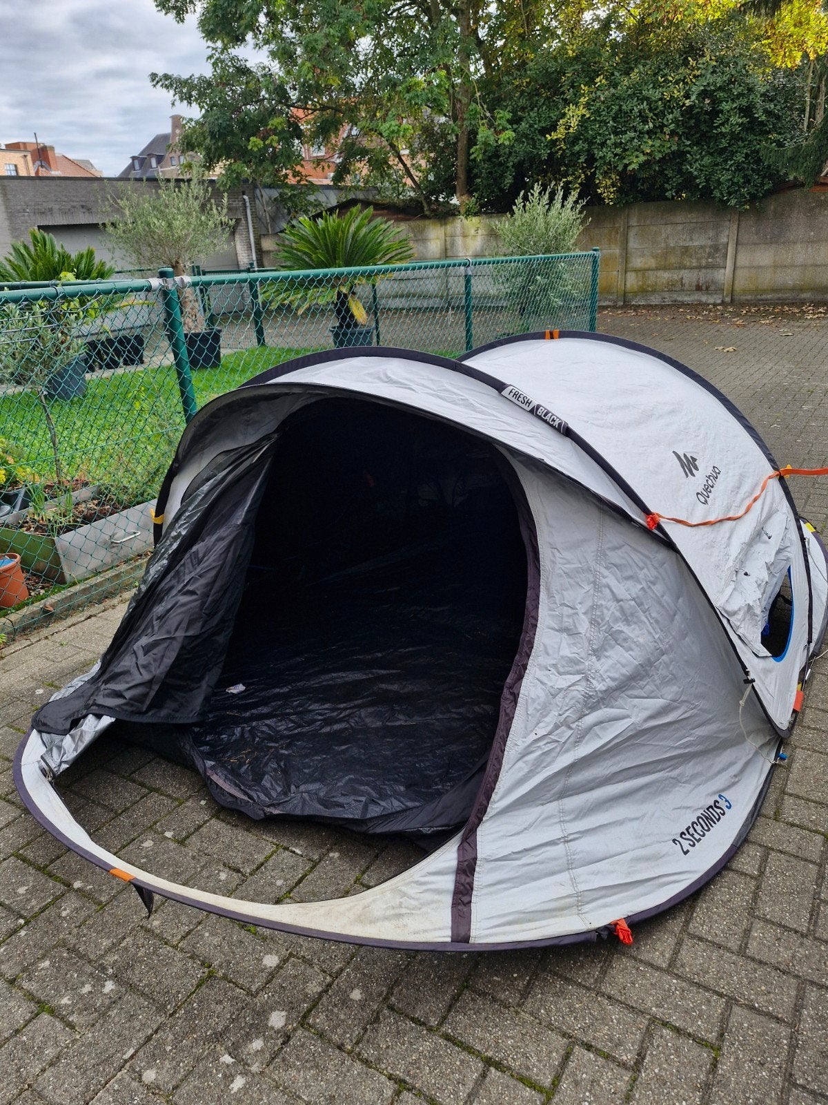 fresh and black 2 seconden tent, Ophalen, Gebruikt, Tot en met 3