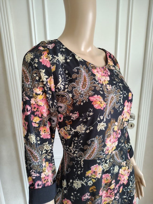 stijlvolle jurk met fringjes, Maat 38/40 (M), Verzenden, Nieuw, Knielengte