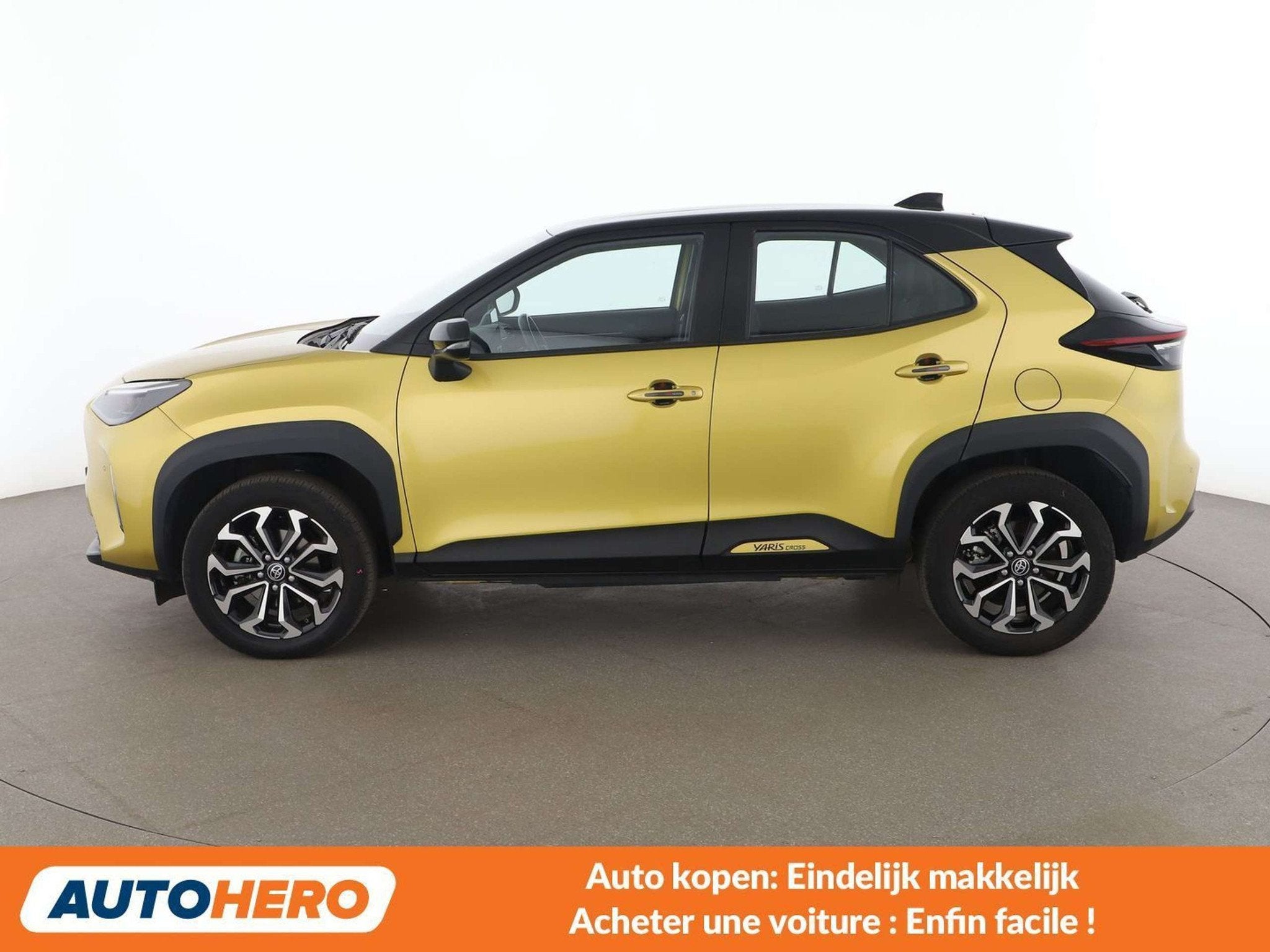 Toyota Yaris Cross 1.5 Hybrid 2WD Style (bj 2022, automaat), Auto's, Toyota, Stof, Gebruikt, Overige kleuren, 116 pk