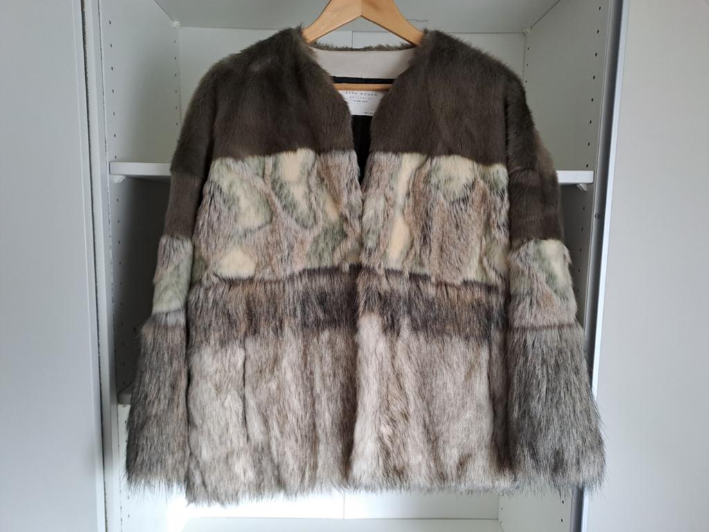 Manteau en fausse fourrure t S marron, beige et vert, Vêtements | Femmes, Vestes | Hiver, Comme neuf, Taille 36 (S), Beige, Enlèvement ou Envoi